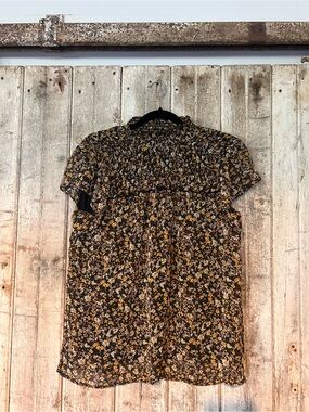 Floral Short-Sleeve Blouse in Black and Mustard